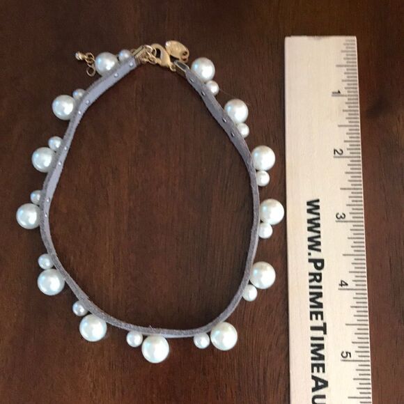 Charming Charlie |vegan leather/faux pearls choker - Picture 3 of 3